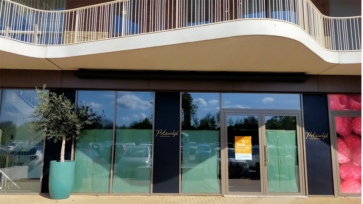 Instapklare commerciële ruimte op A1-locatie nabij de Albert Heijn. 