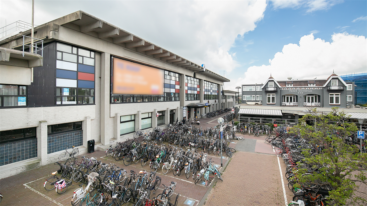 De verkoop geschiedt via een openbare vrijwillige online veiling op woensdag 10 november 2021 vanaf 13.00 uur. Onderhands bieden is tevens mogelijk.