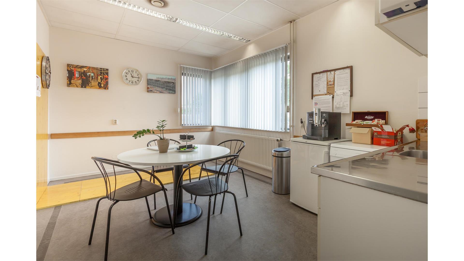 34384270_Luchthavenweg-10-Budel-09
