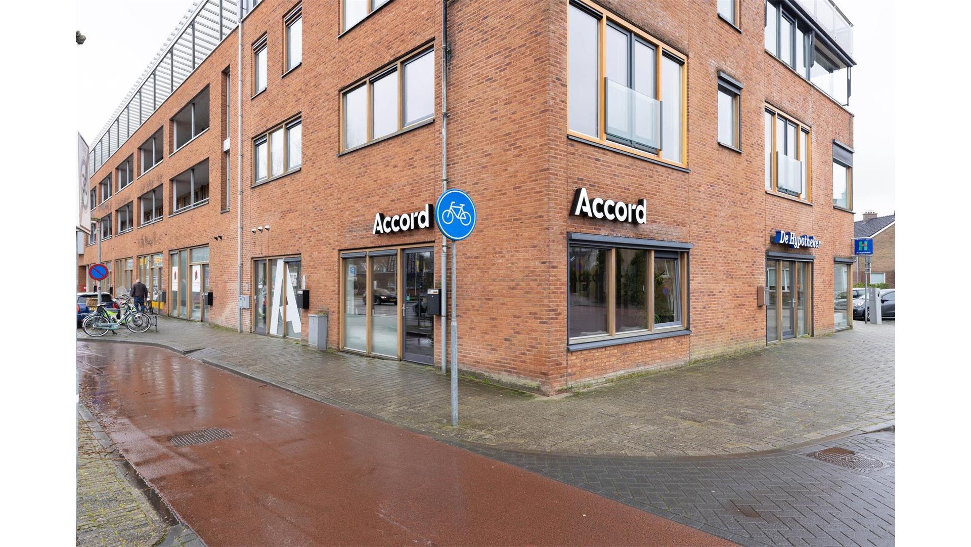 Plein 2000 137, Huizen, Kantoor te Huur